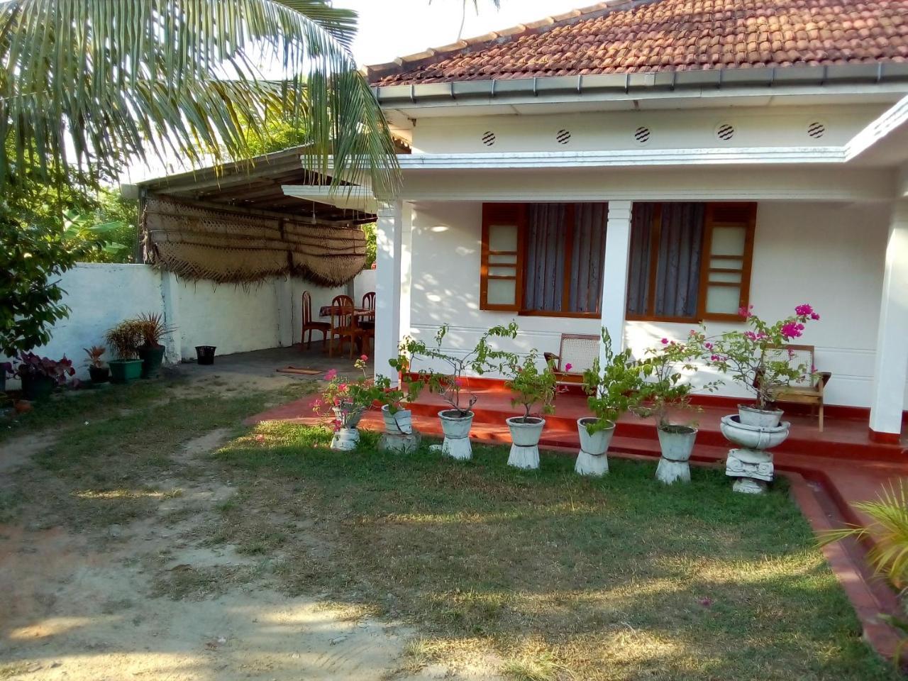 Ocean Edge Villa Midigama Luaran gambar