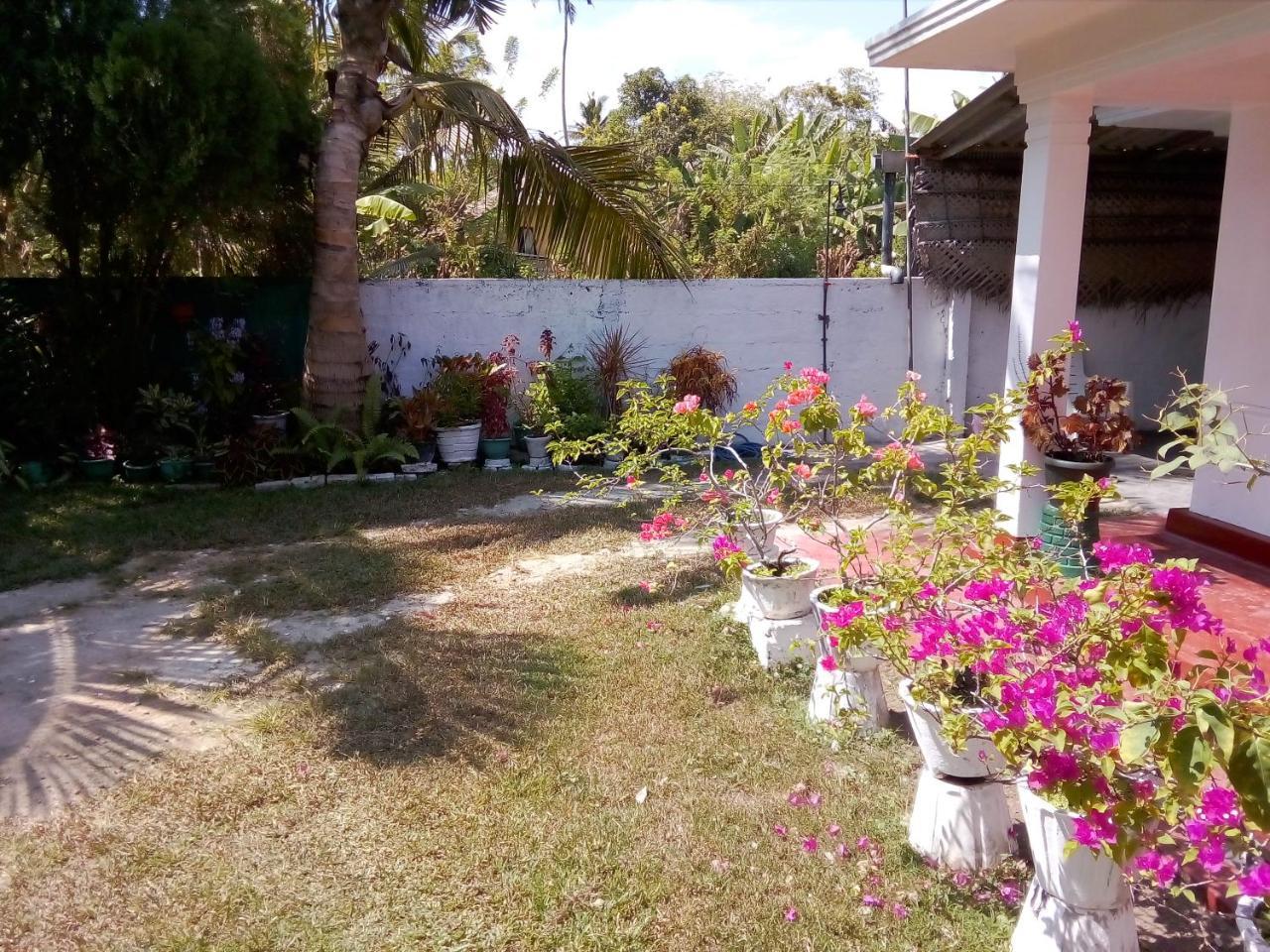 Ocean Edge Villa Midigama Luaran gambar